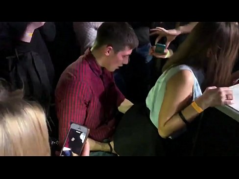 ❤️ Настоящий секс в русском ночном клубе. 18-летняя русская девушка в анал и влагалище трахается в ночном клубе ☑ Русское порно у нас ❌